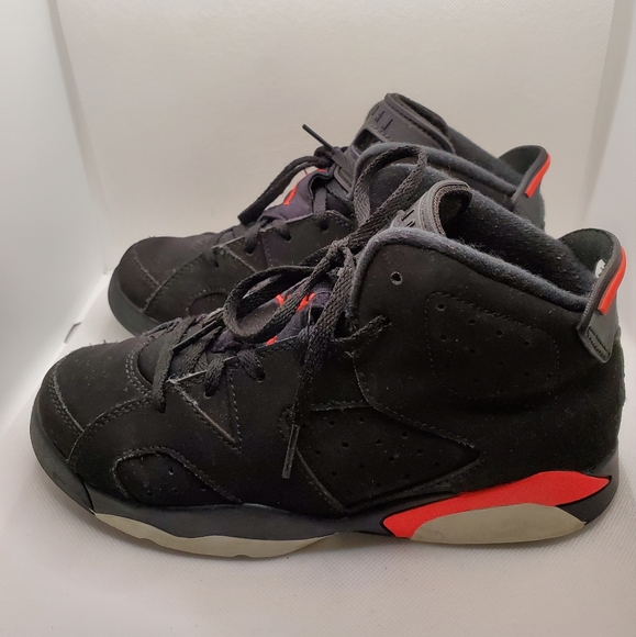 Nike Air Jordan Retro Black Infrared Sneakers